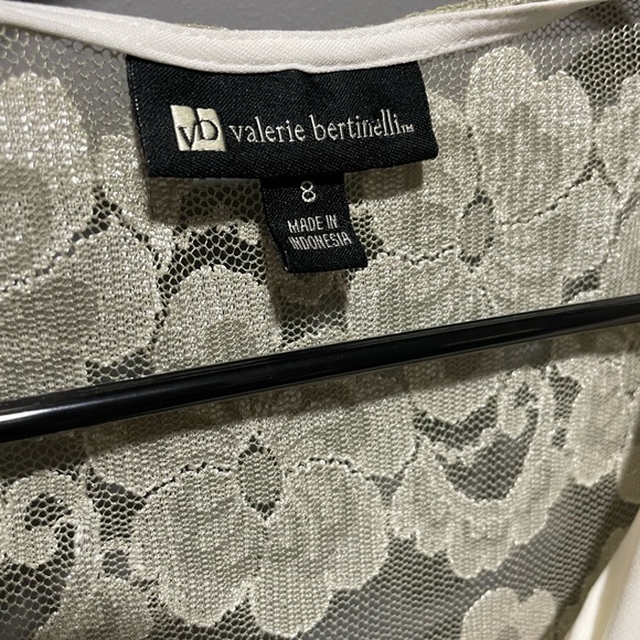 WHITE DRESS - Picture 2 of 3